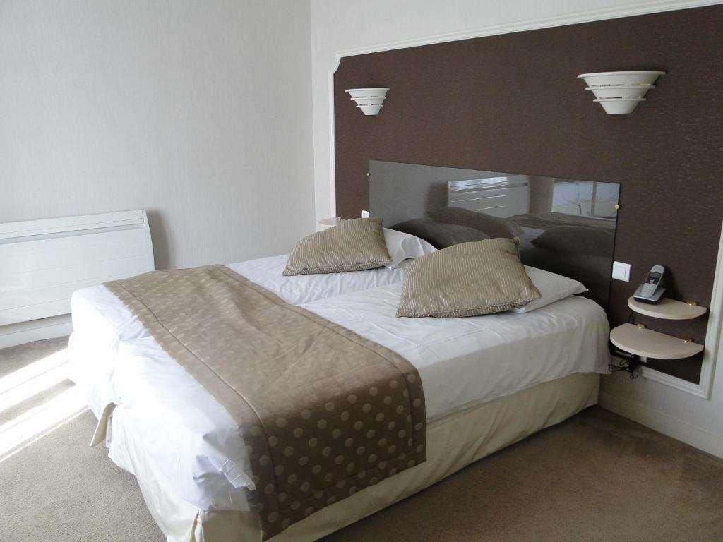 Logis Auberge Bienvenue Doué-la-Fontaine Værelse billede