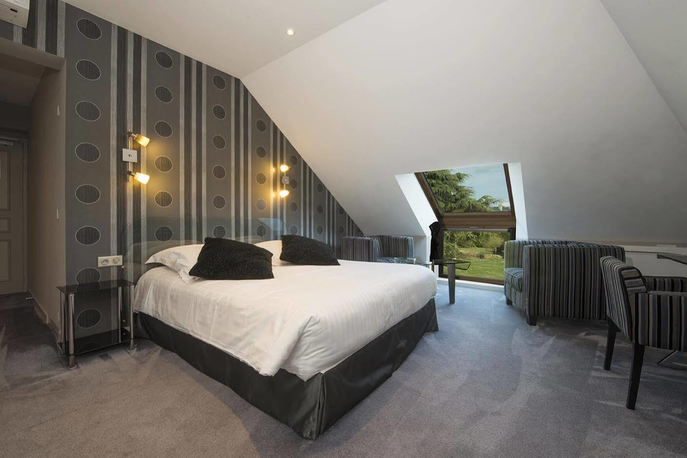 Logis Auberge Bienvenue Doué-la-Fontaine Eksteriør billede